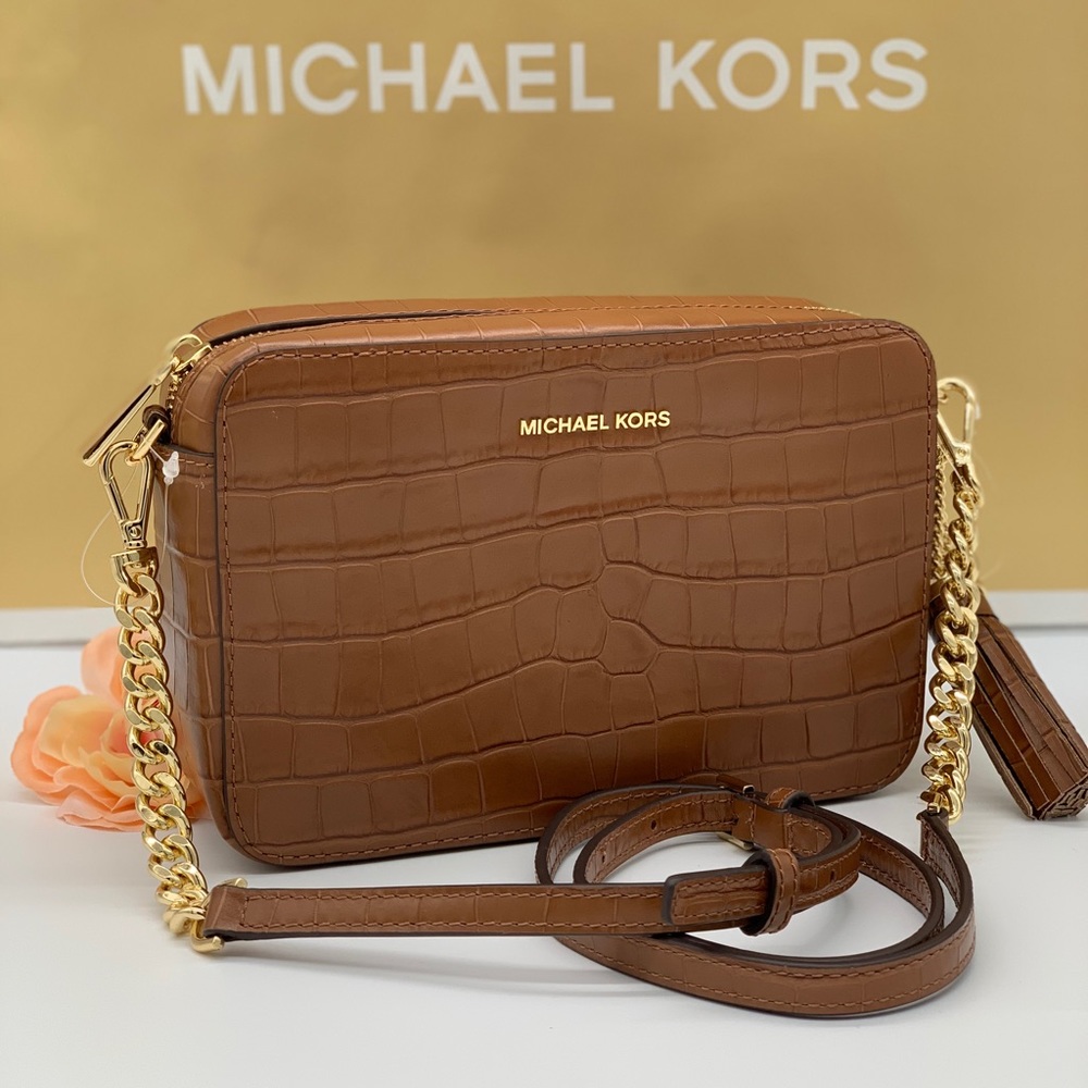 MICHAEL KORS MD CAMERA CROSSBODY BAG EMBOSSED LETR - Picture 2 of 16